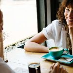 Ein Date im Cafe